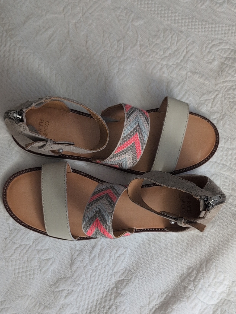 FRYE AND CO. Beige Sandals with Coral & Gray Chevron Strap